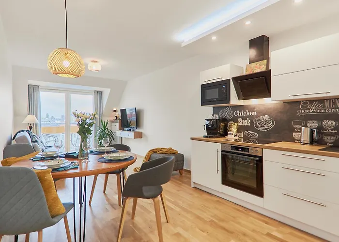 Golden Hour Apartments- Plac Slowianski 37